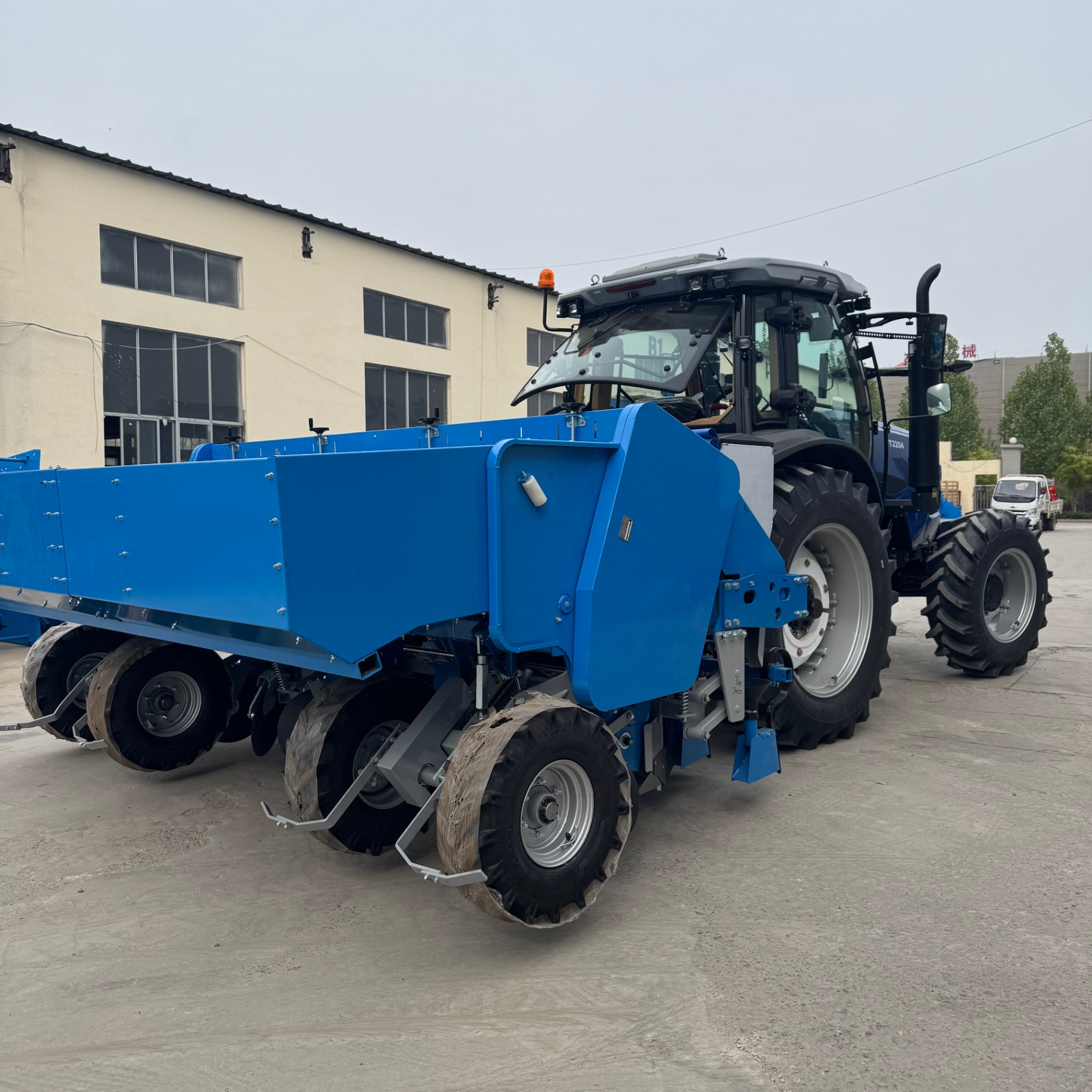 Matched with 220 HP tractor in field-ready configuration