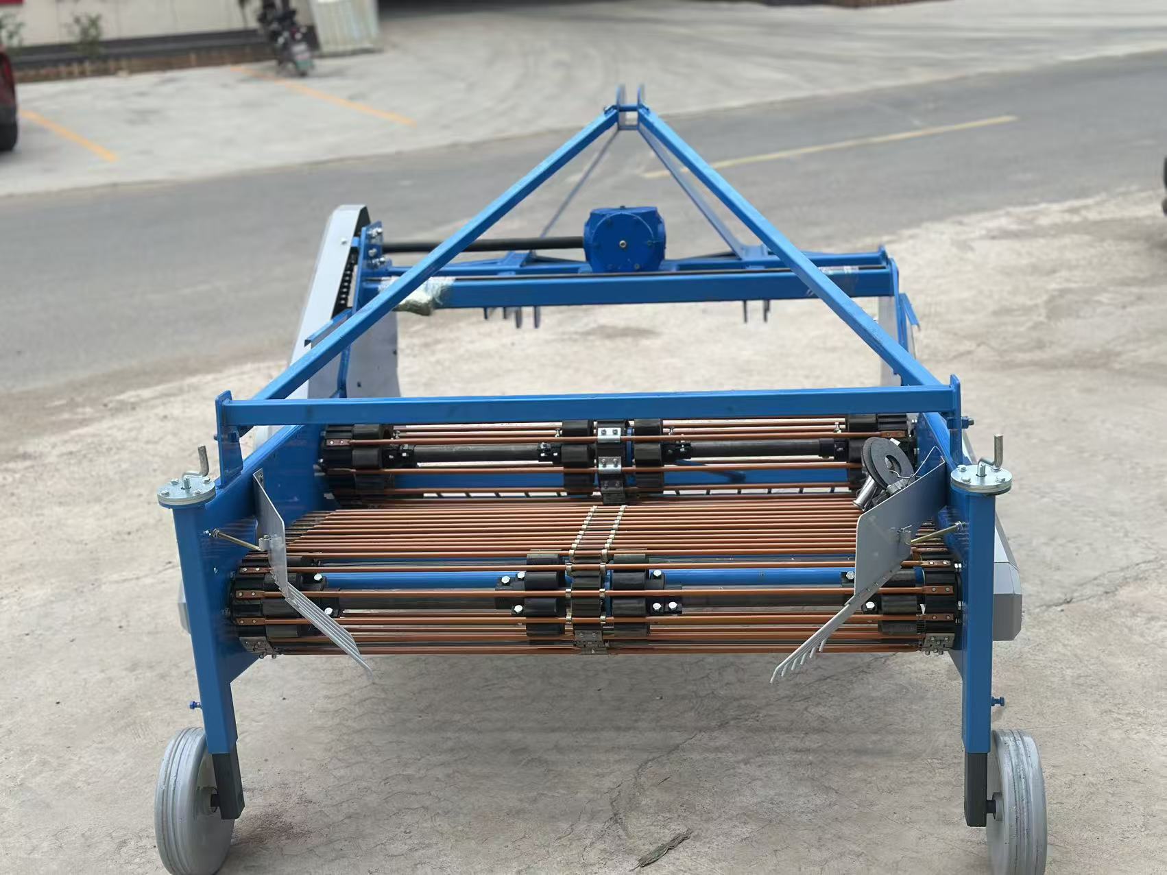 4UY-90 Potato Harvester