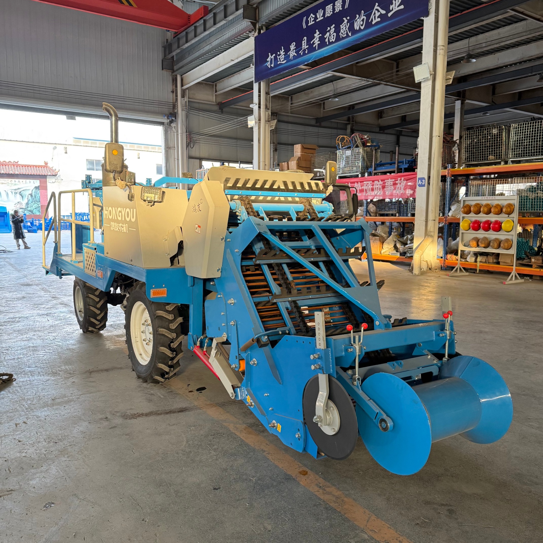 4UZY-100 Self-Propelled Potato Harvester