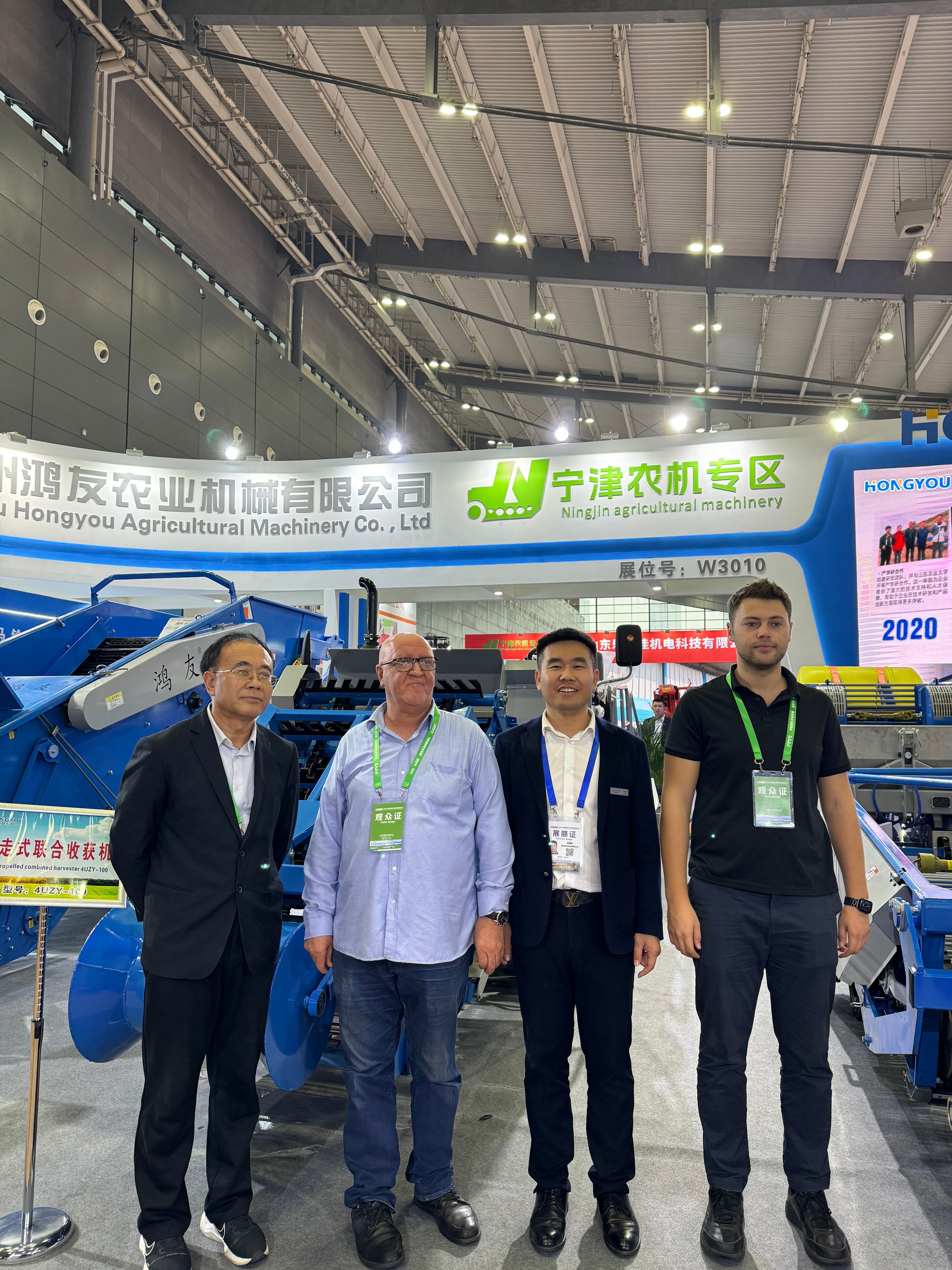 HONGYOU customer photo 2