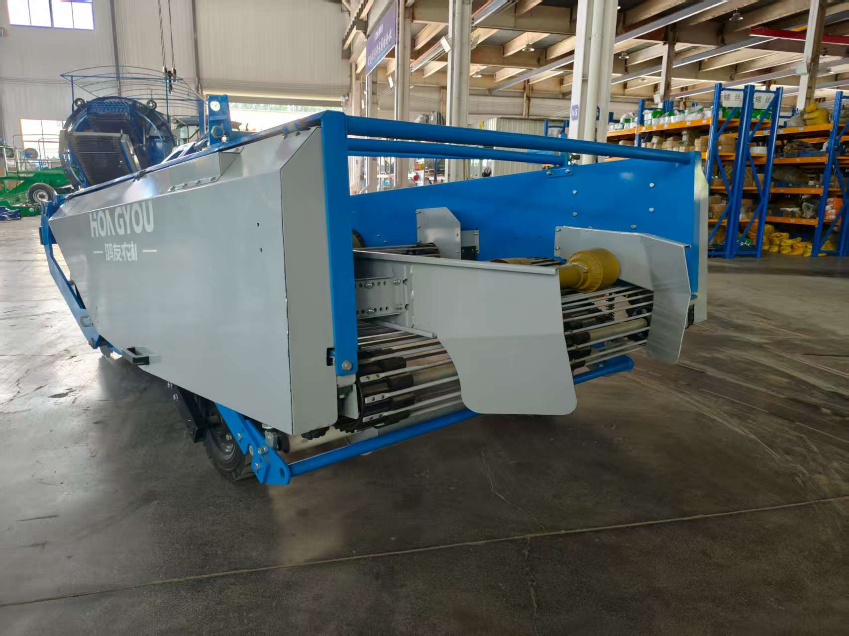 Rear output view — discharge section and enclosed separation body