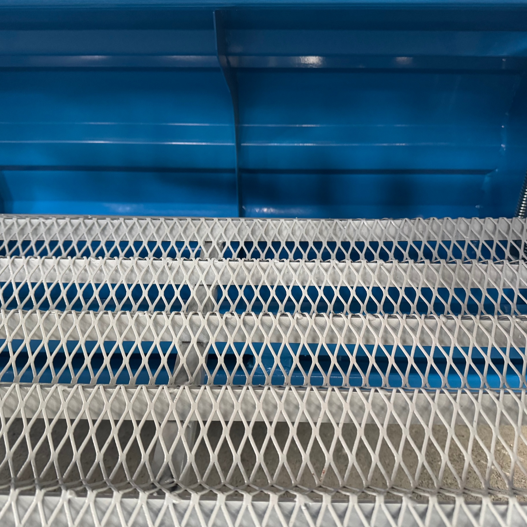 Inside view — sift bed and hood detail