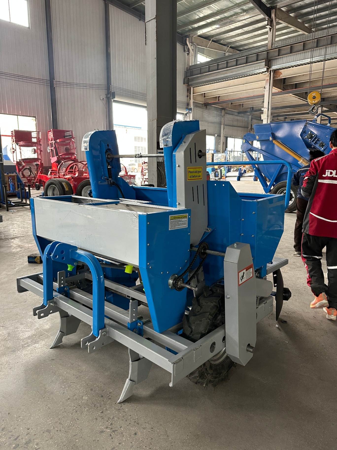 Seed & fertilizer hoppers