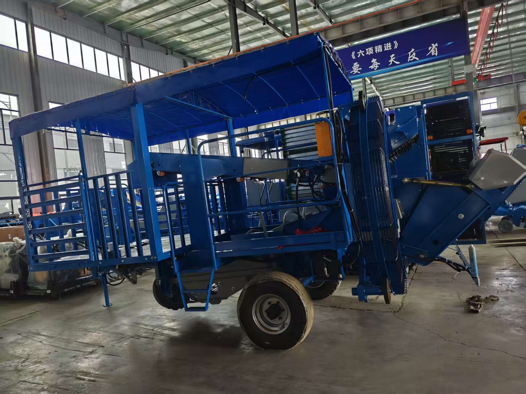 4ULM-80 Potato Combine Harvester