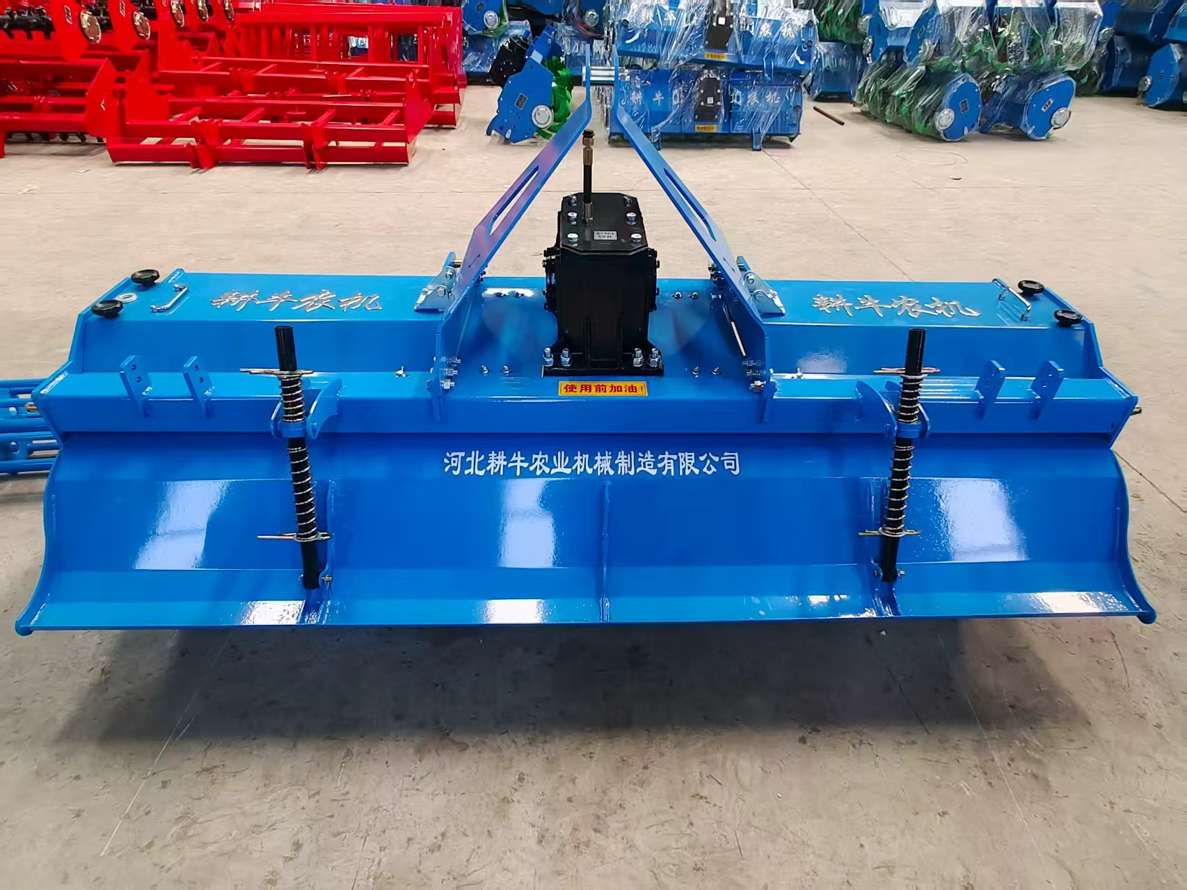 Front view — gearbox, cast frame and PTO drive shaft