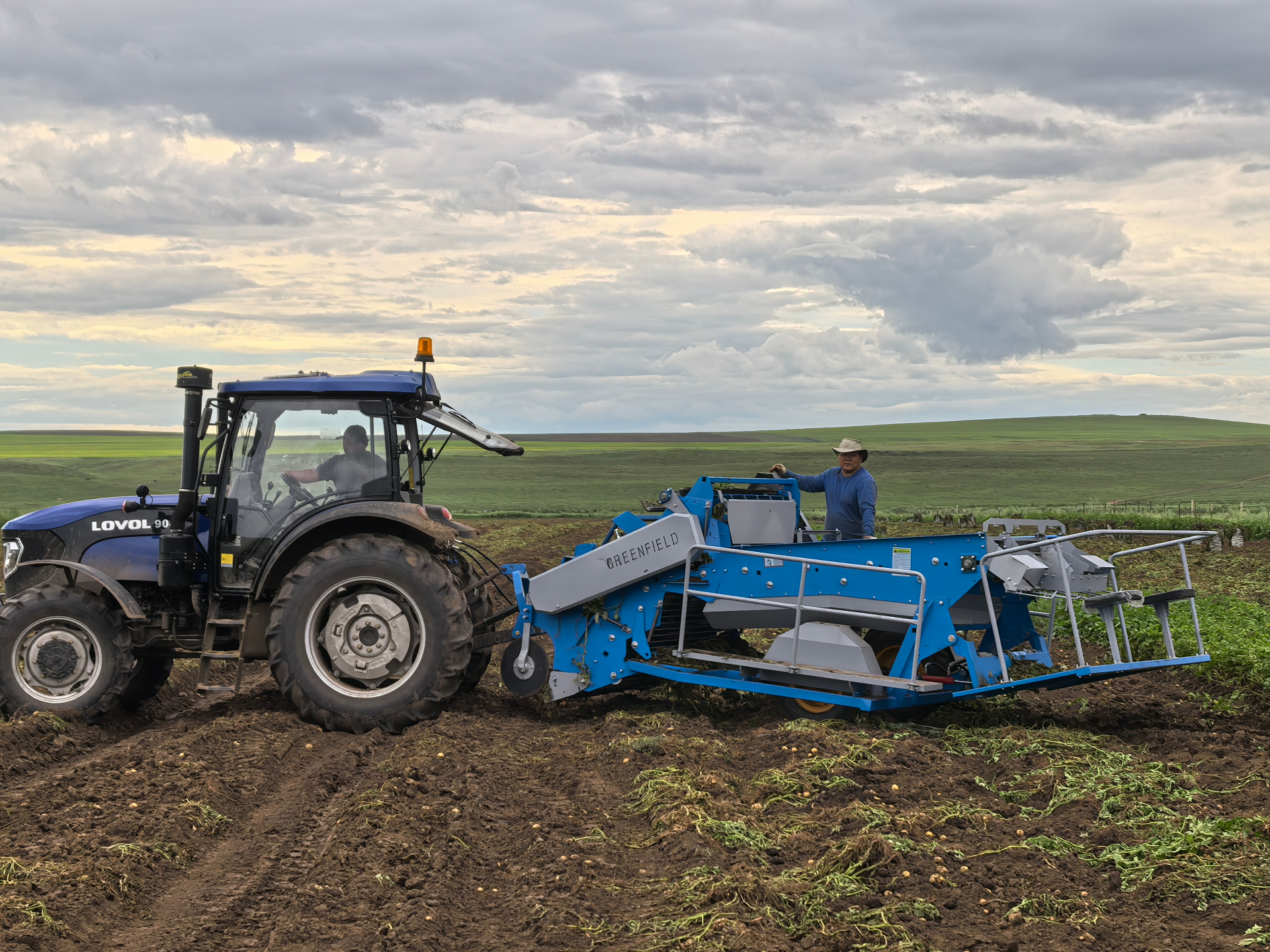 Field operation — matched with LOVOL 90 HP tractor