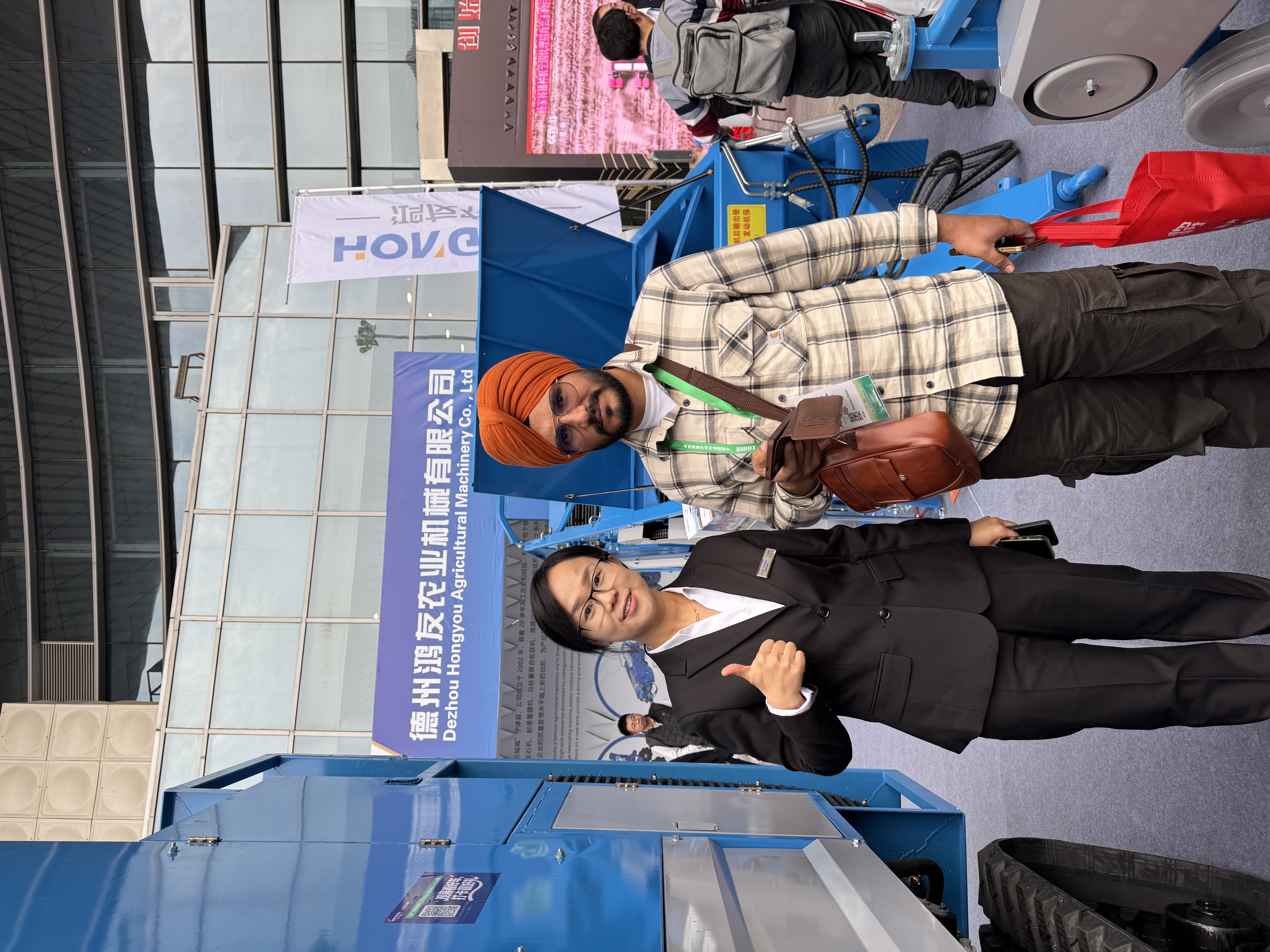 HONGYOU customer photo 12