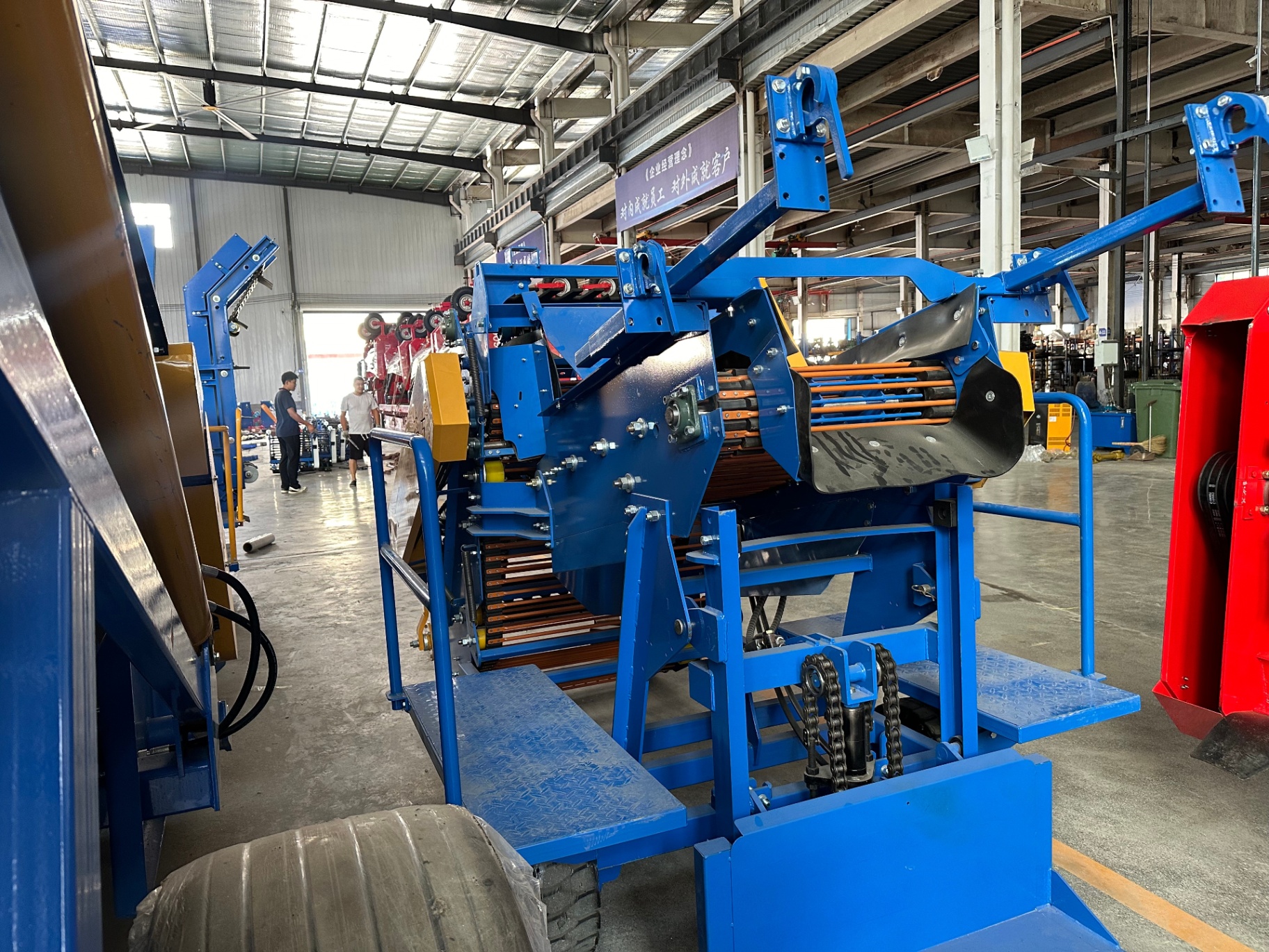 Factory side detail — separation table and collection area